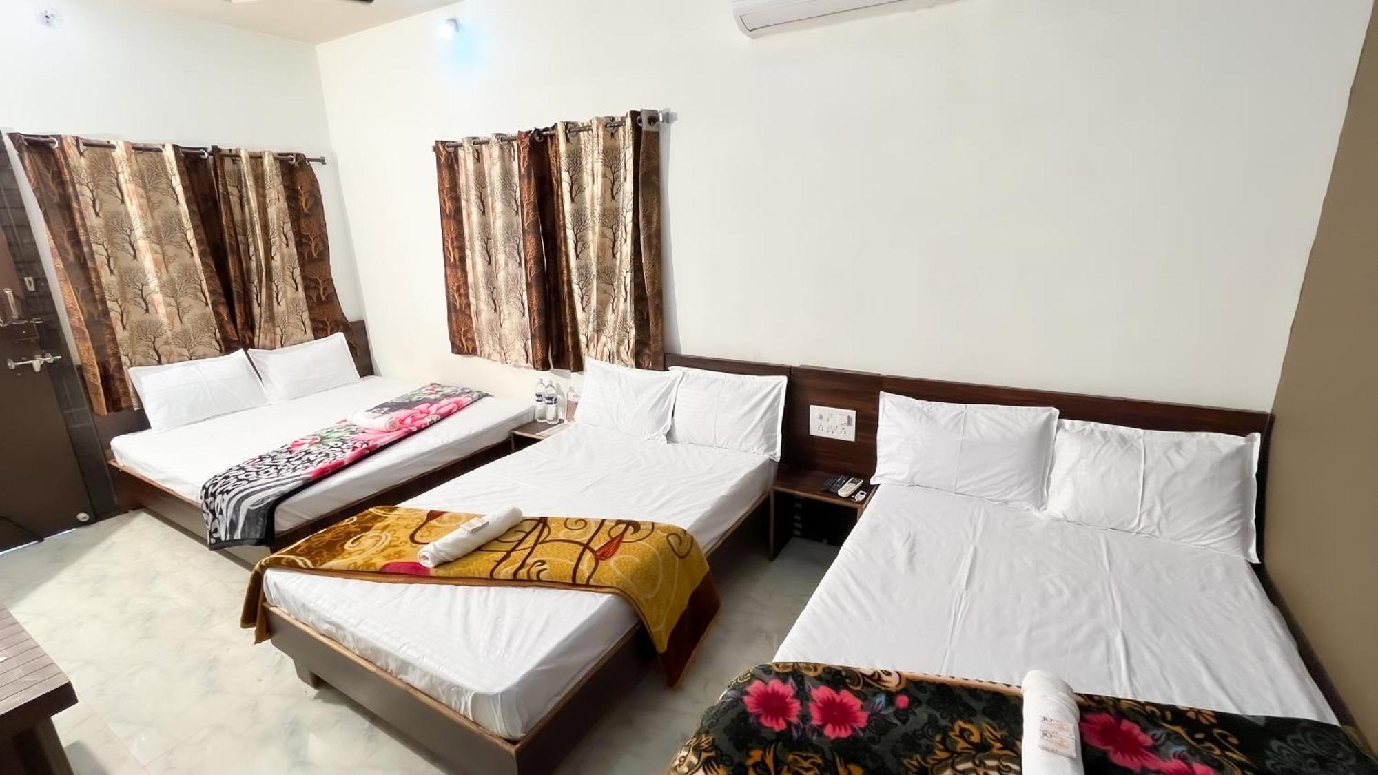 Hotel Rudraksh Удджайн Экстерьер фото