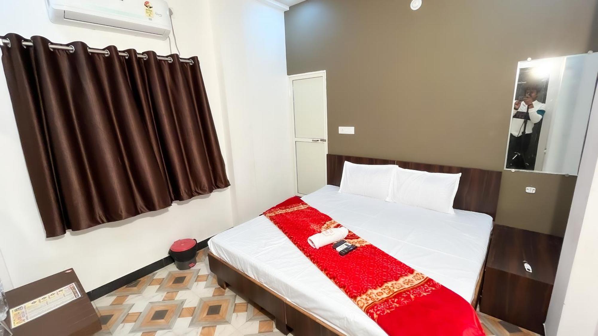 Hotel Rudraksh Удджайн Экстерьер фото